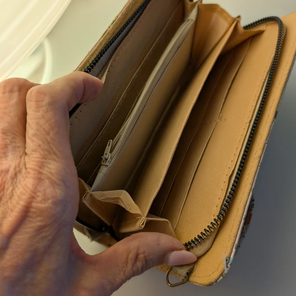 NWOT Owl Wallet - Picture 2 of 8